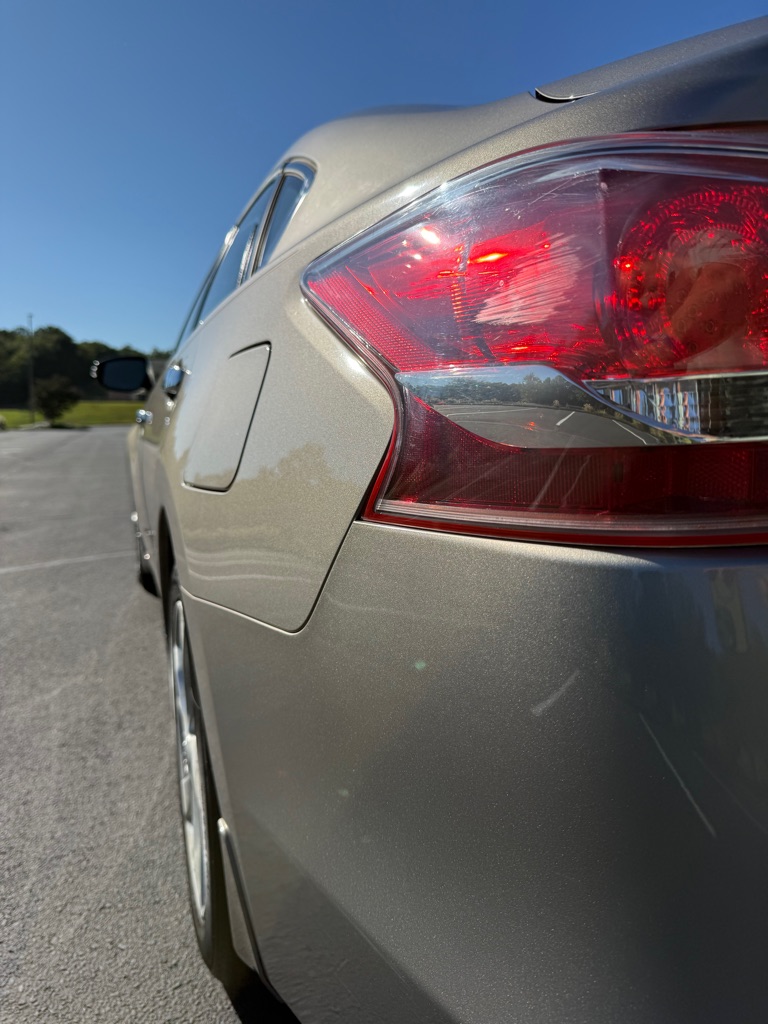 Photo 35 of this NISSAN ALTIMA