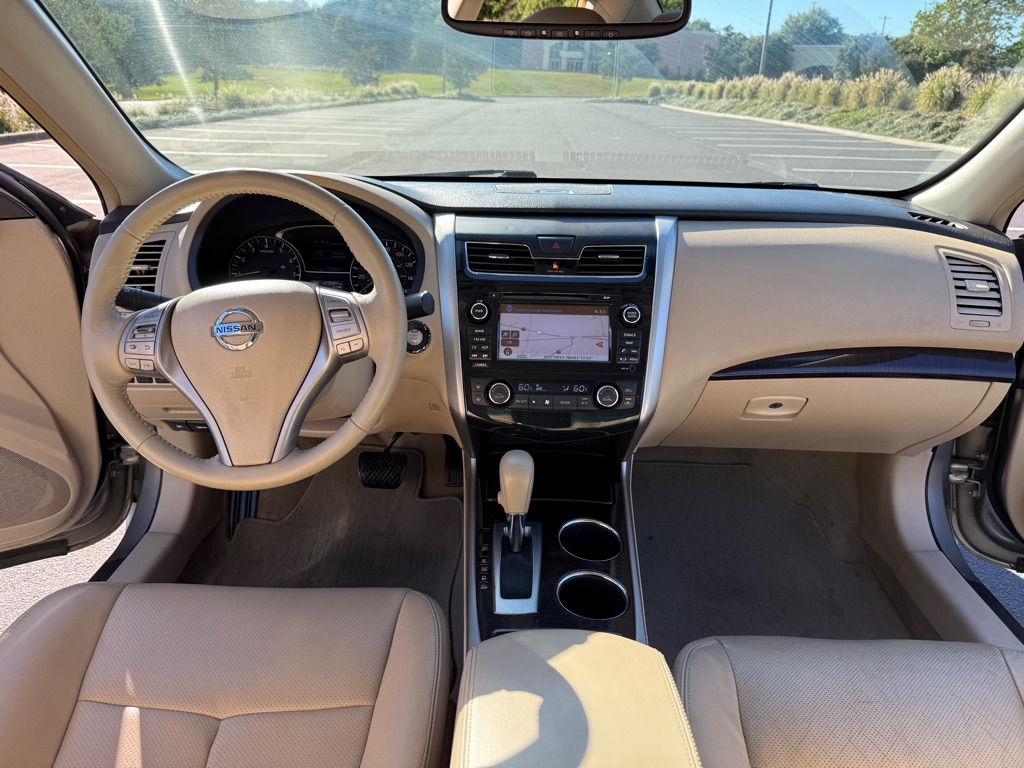 Photo 13 of this NISSAN ALTIMA