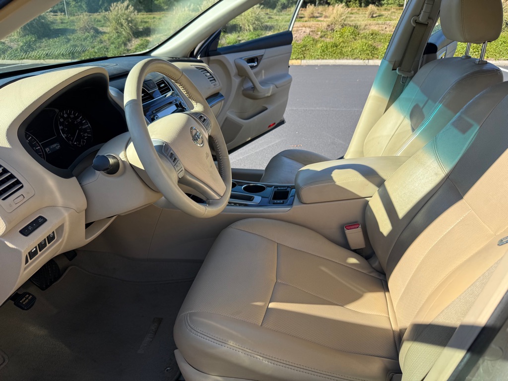 Photo 11 of this NISSAN ALTIMA