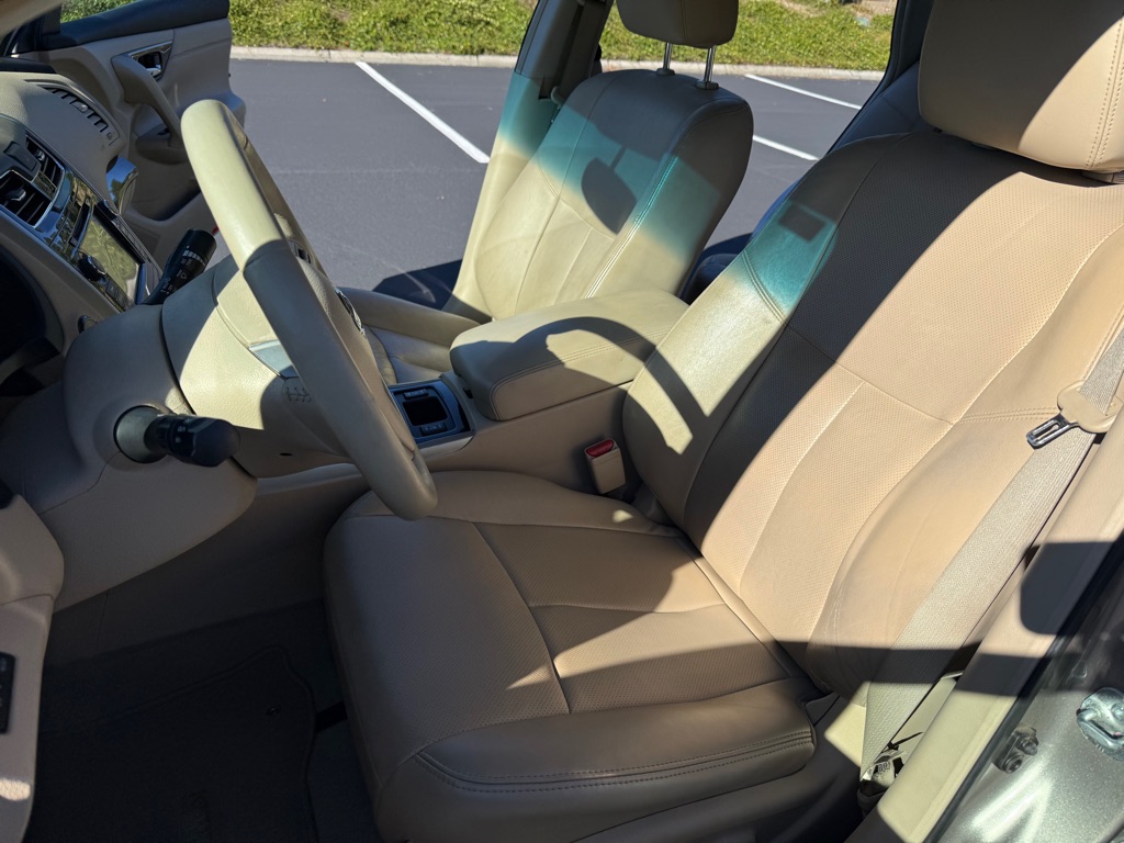 Photo 23 of this NISSAN ALTIMA