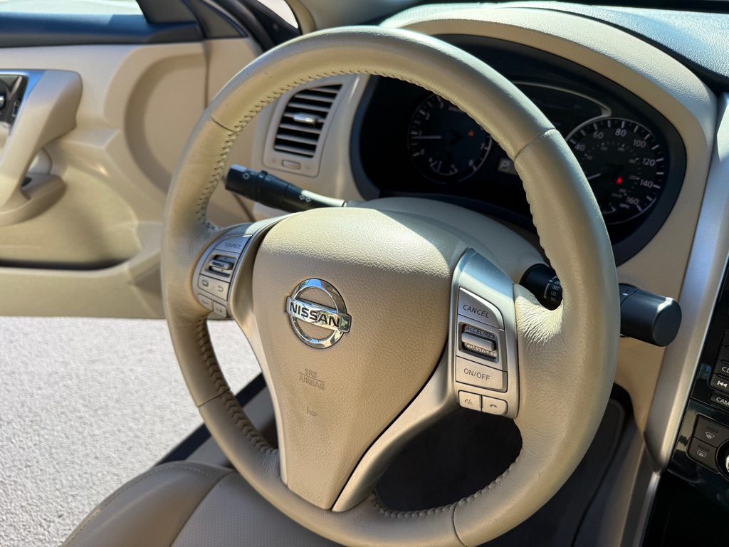 Photo 18 of this NISSAN ALTIMA