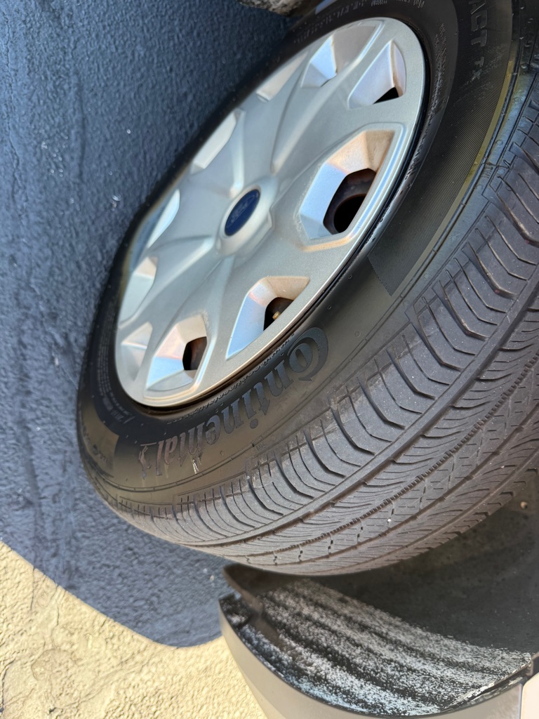 Photo 32 of this FORD TRANSIT CONNECT
