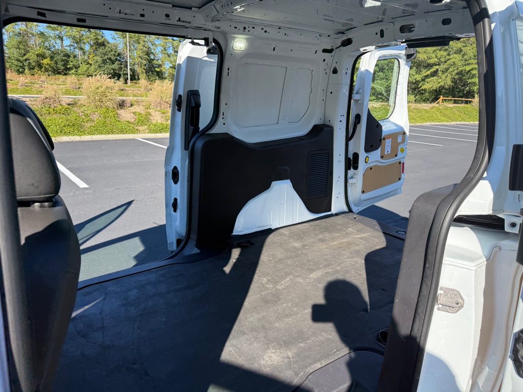 Photo 20 of this FORD TRANSIT CONNECT