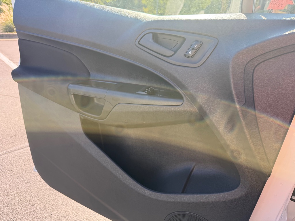 Photo 26 of this FORD TRANSIT CONNECT