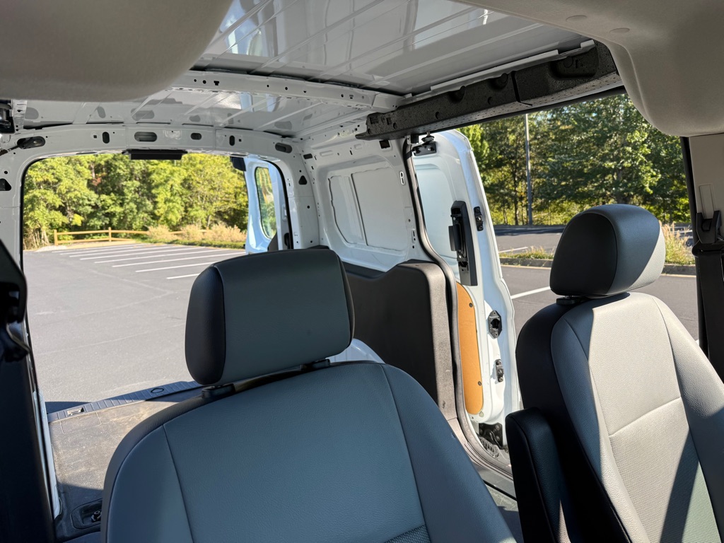 Photo 18 of this FORD TRANSIT CONNECT