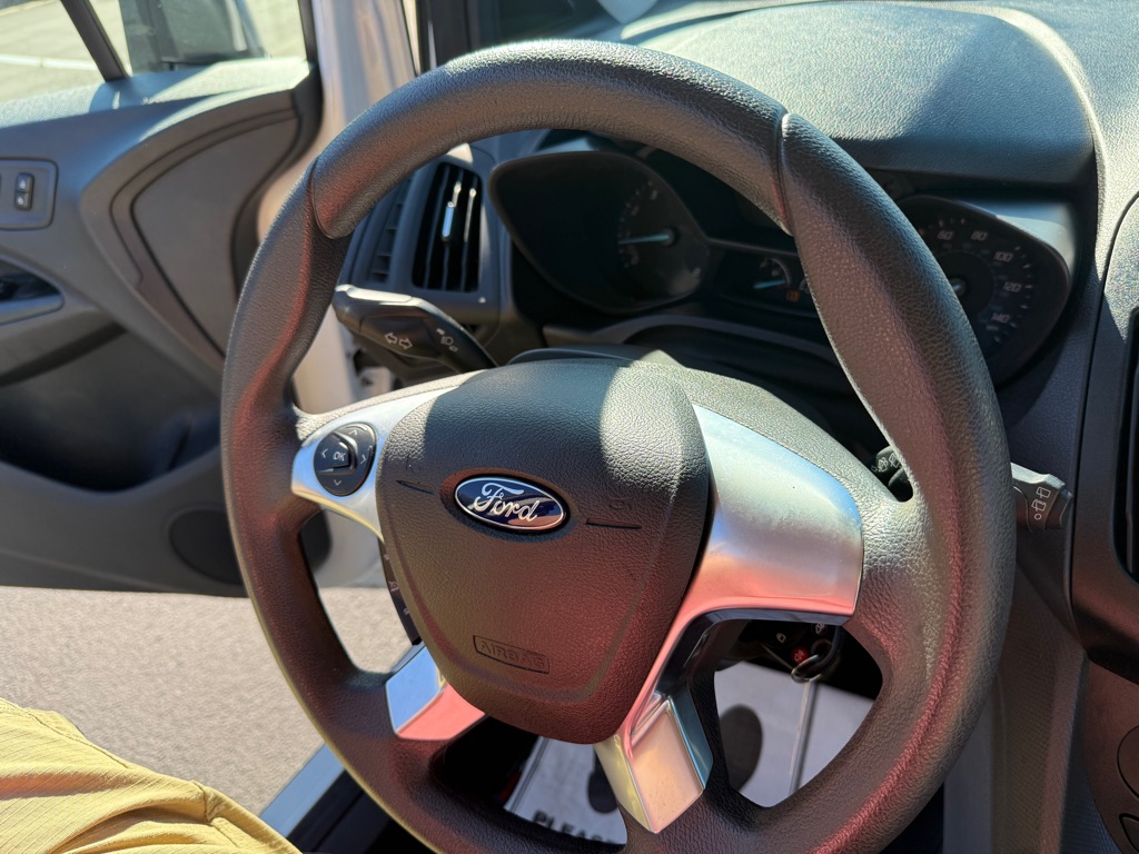 Photo 25 of this FORD TRANSIT CONNECT