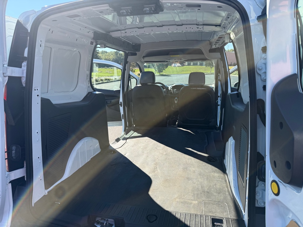 Photo 19 of this FORD TRANSIT CONNECT
