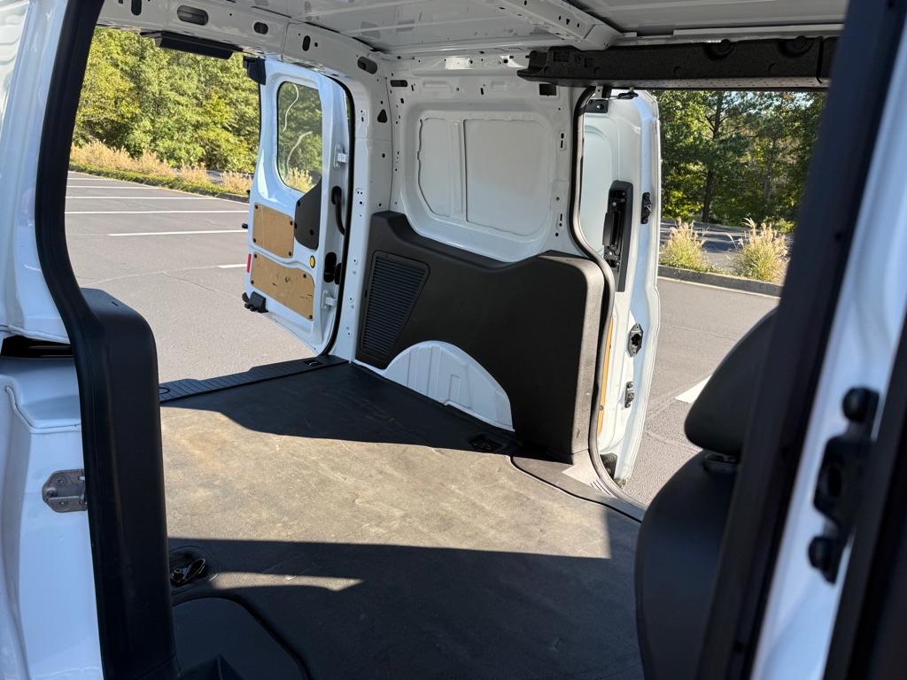 Photo 17 of this FORD TRANSIT CONNECT