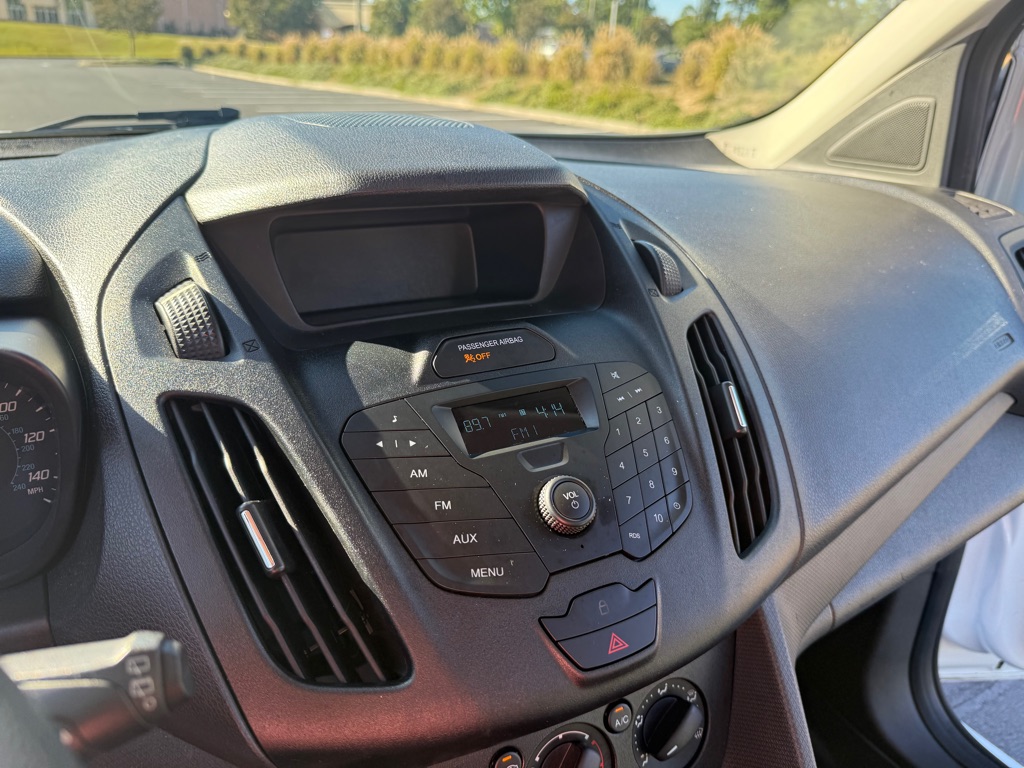 Photo 21 of this FORD TRANSIT CONNECT