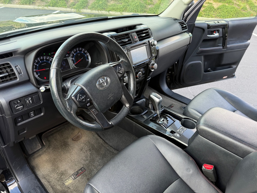 Photo 12 of this TOYOTA 4RUNNER