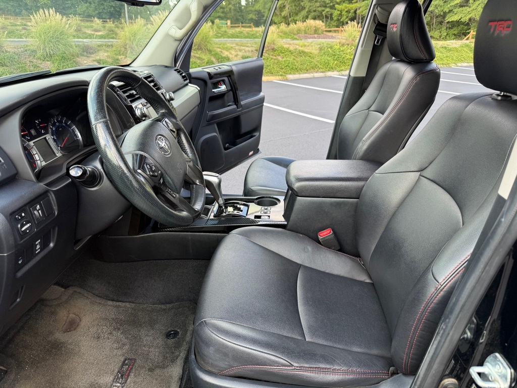 Photo 11 of this TOYOTA 4RUNNER