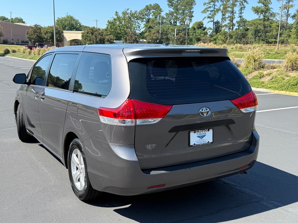Photo 8 of this TOYOTA SIENNA