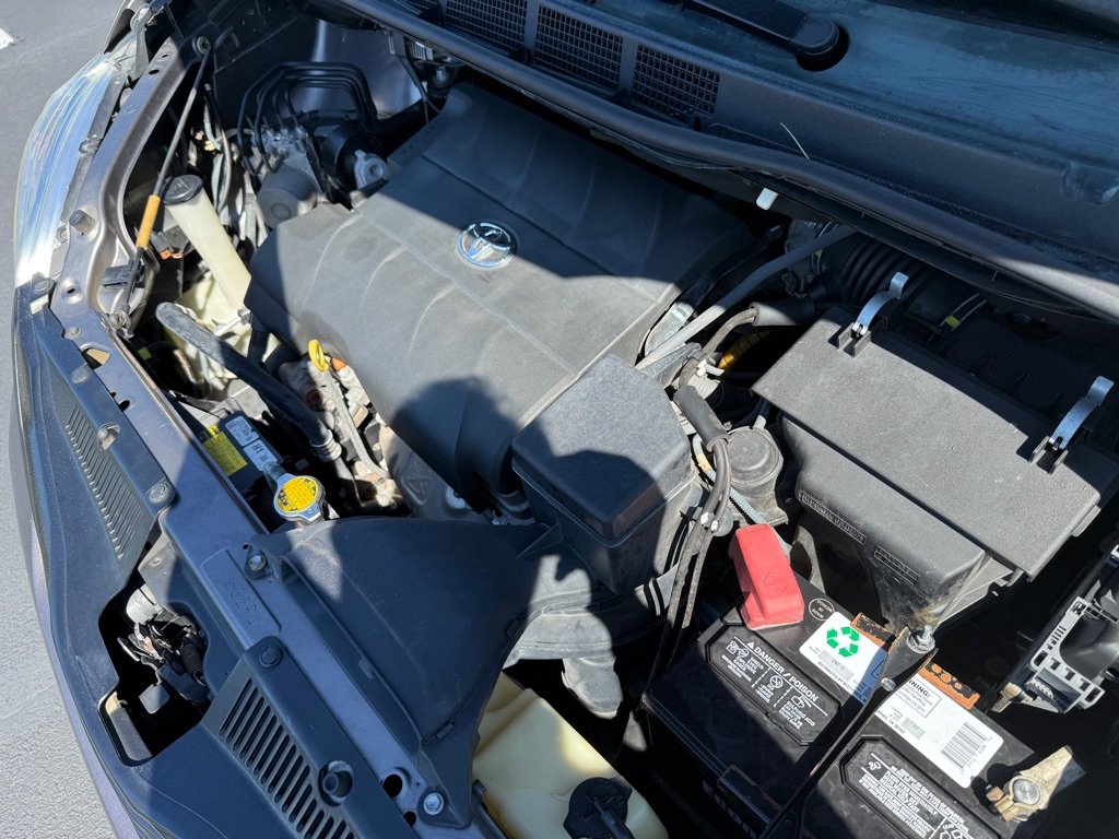 Photo 30 of this TOYOTA SIENNA