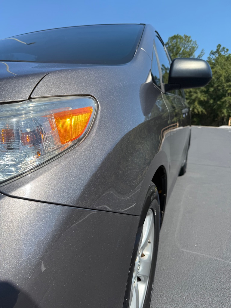 Photo 33 of this TOYOTA SIENNA