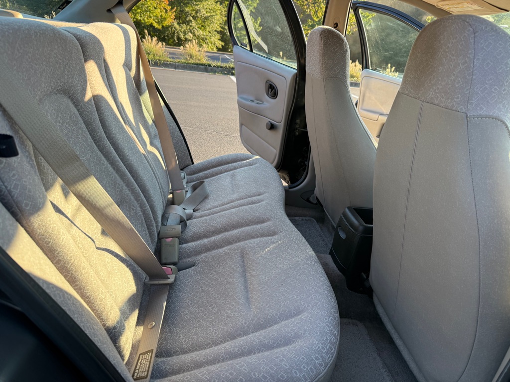 Photo 16 of this SATURN SL1