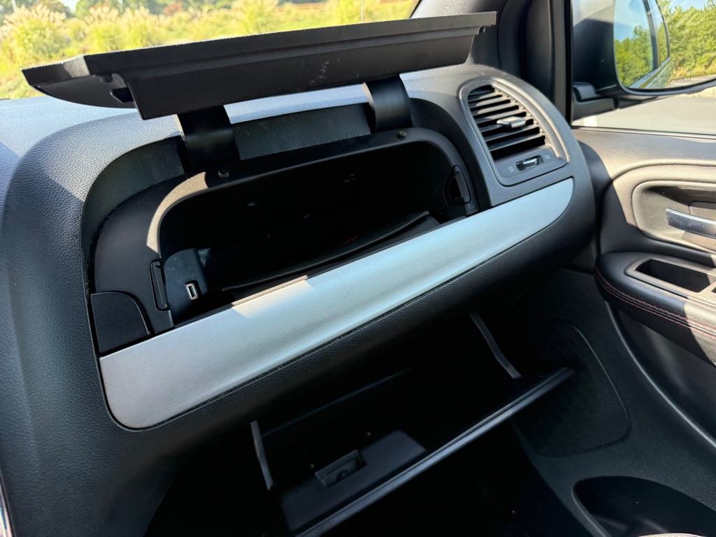 Photo 26 of this DODGE GRAND CARAVAN