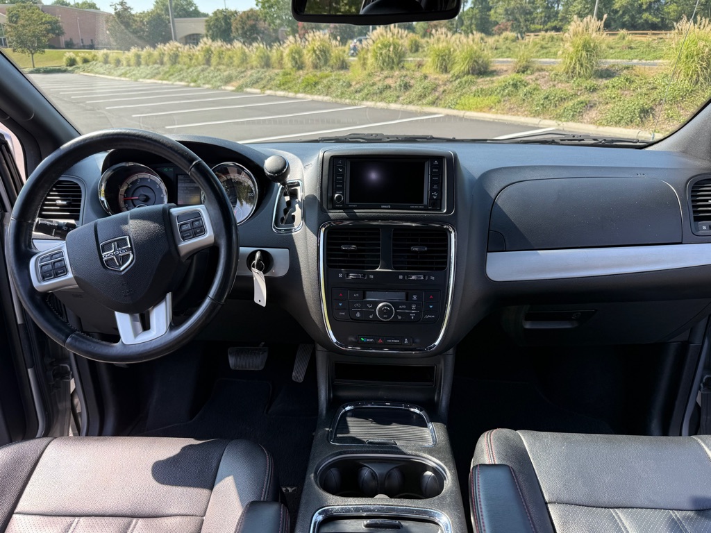 Photo 14 of this DODGE GRAND CARAVAN