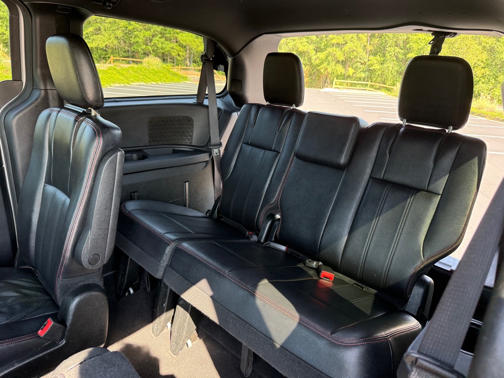 Photo 22 of this DODGE GRAND CARAVAN