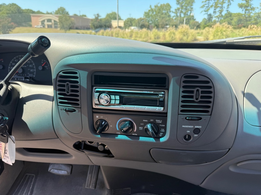 Photo 17 of this FORD F150