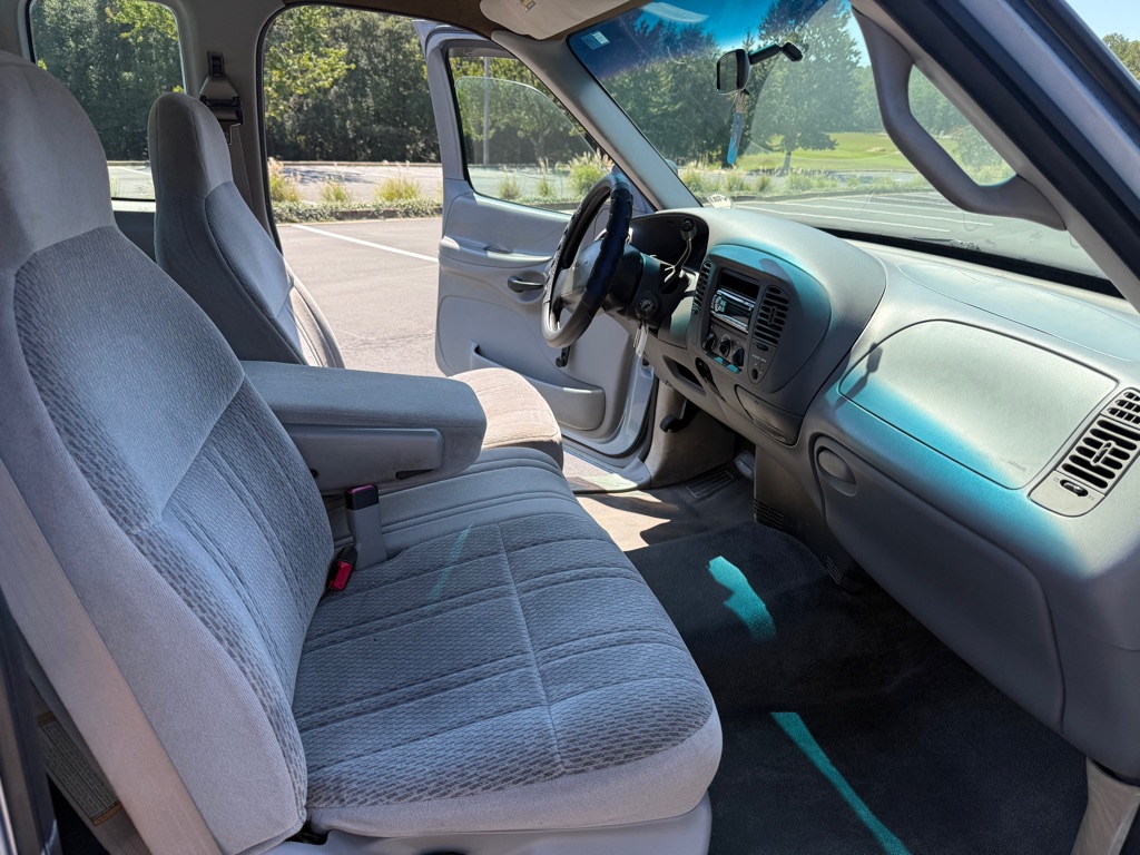 Photo 14 of this FORD F150
