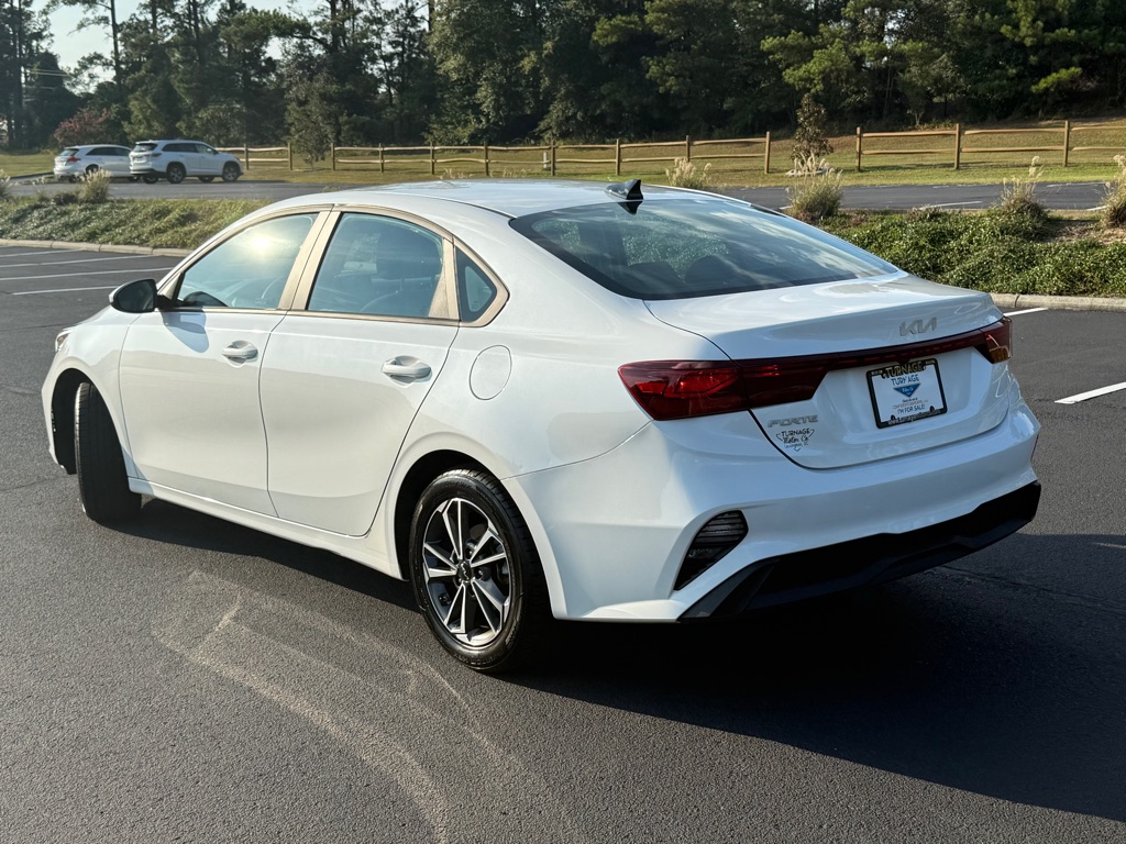 Photo 9 of this KIA FORTE