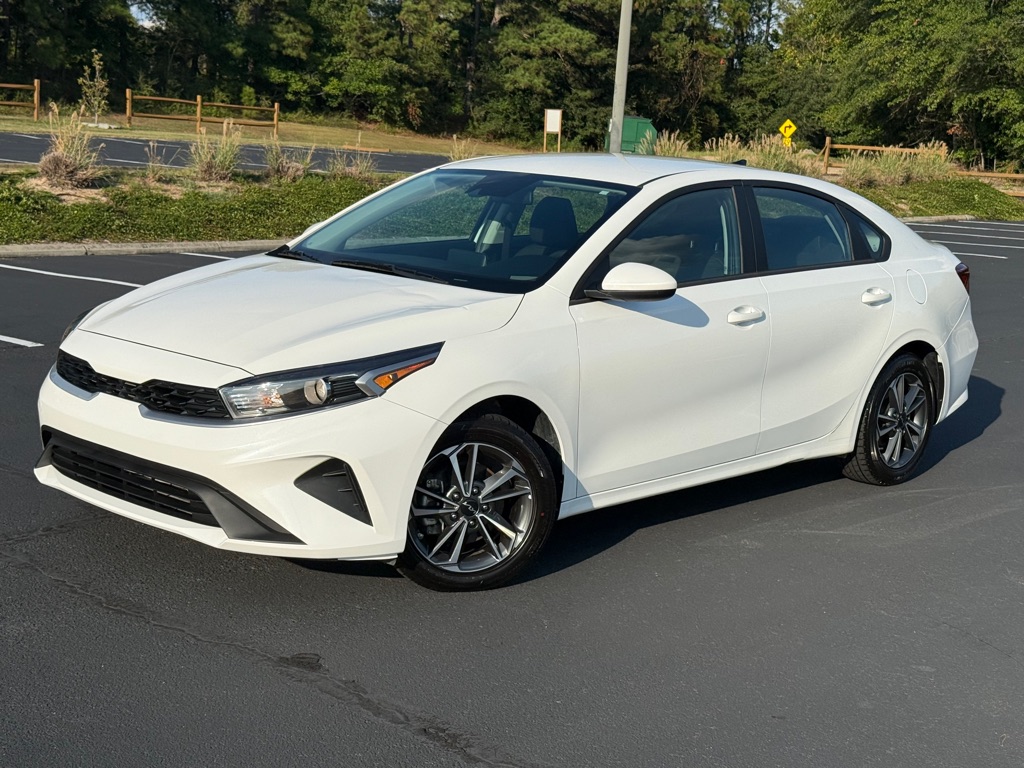 Photo 3 of this KIA FORTE