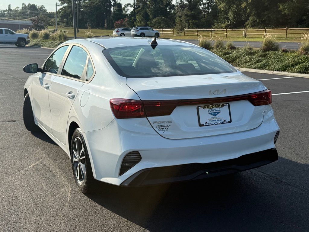 Photo 8 of this KIA FORTE