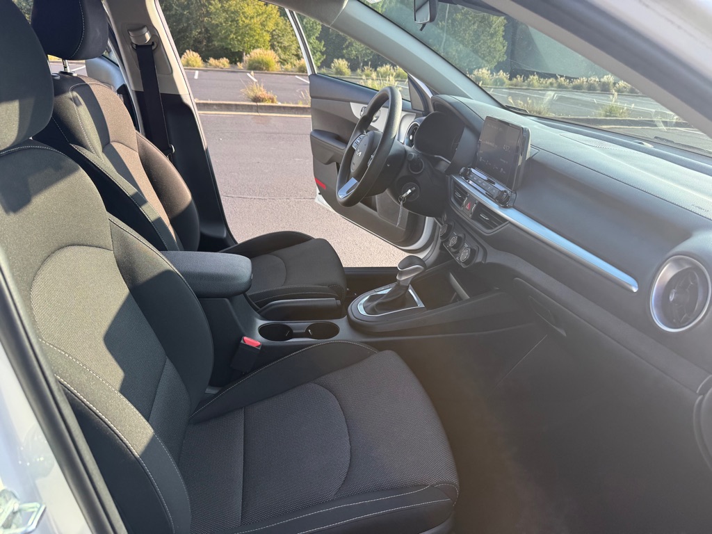 Photo 13 of this KIA FORTE