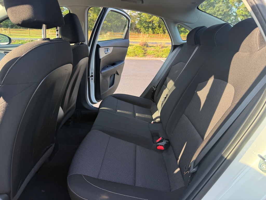 Photo 16 of this KIA FORTE