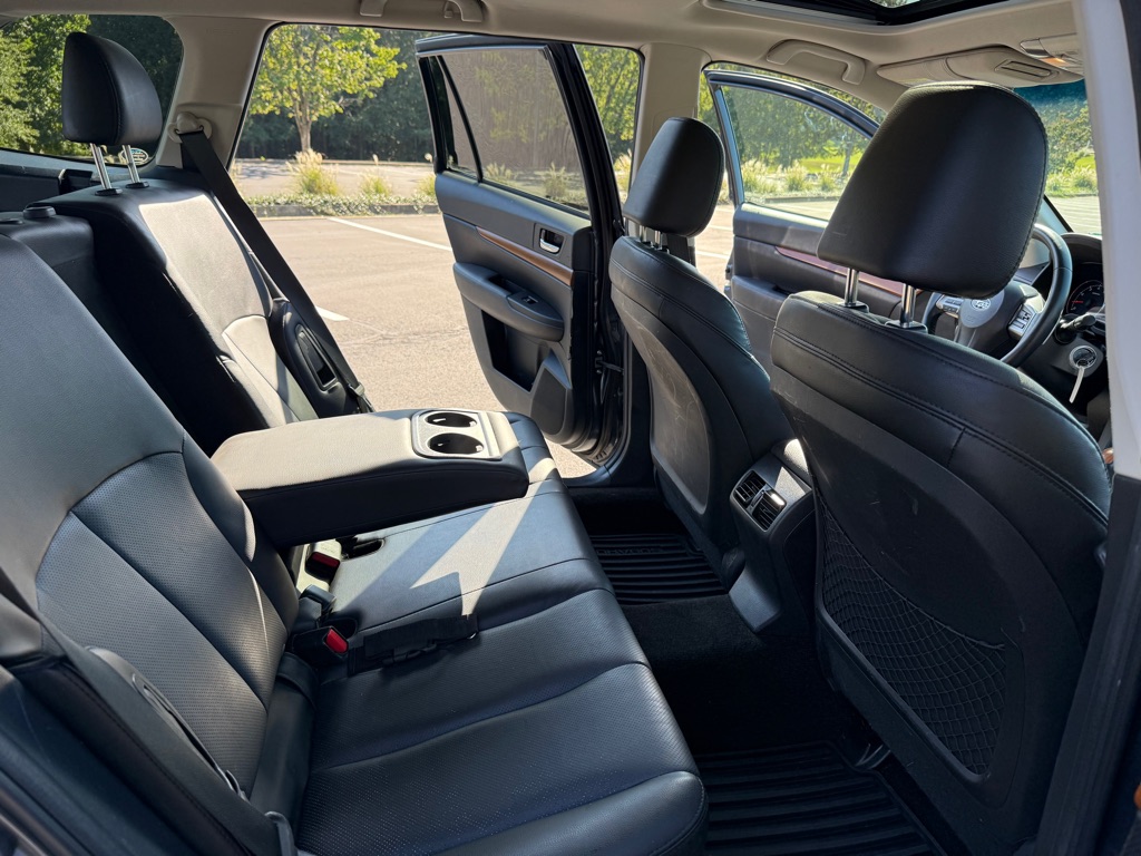 Photo 15 of this SUBARU OUTBACK