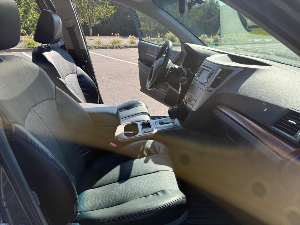 Photo 13 of this SUBARU OUTBACK