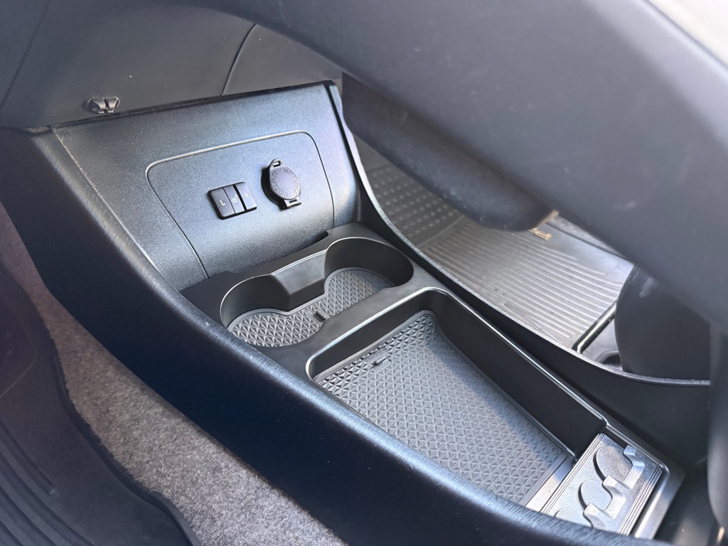 Photo 24 of this TOYOTA PRIUS