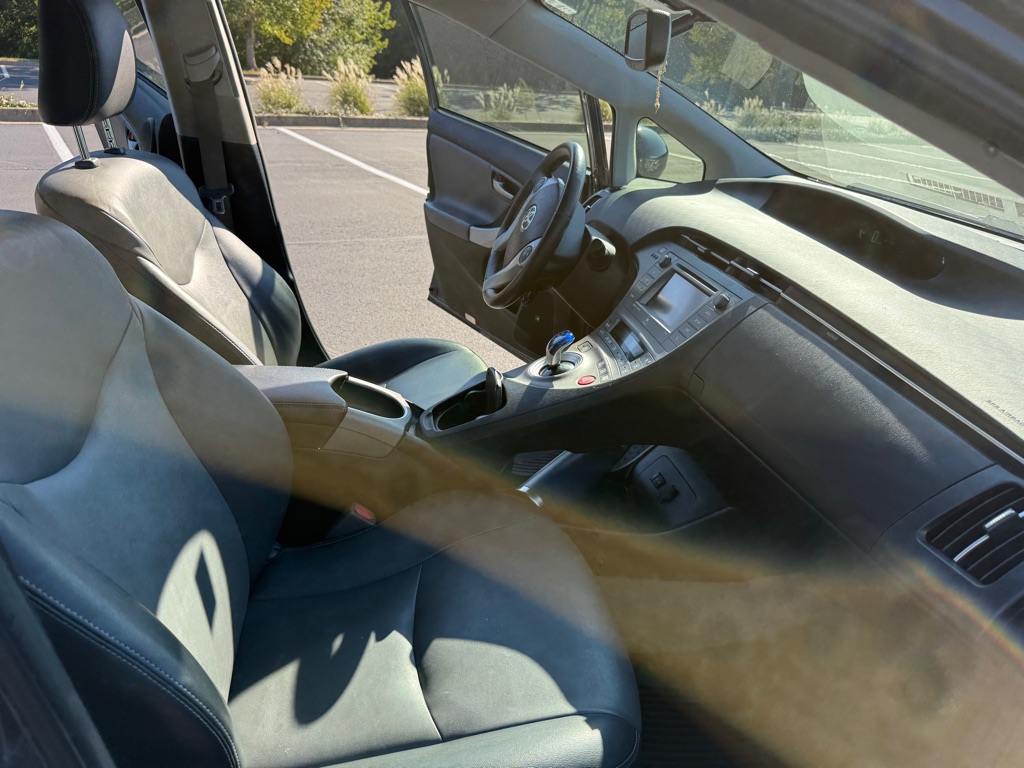 Photo 15 of this TOYOTA PRIUS