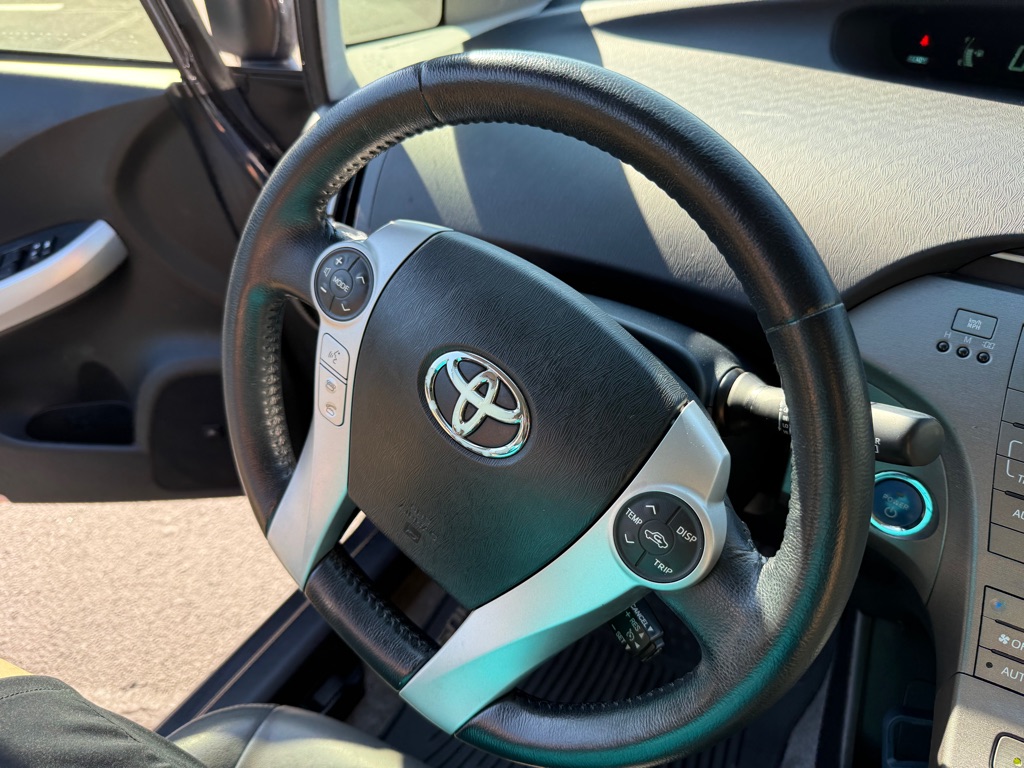 Photo 26 of this TOYOTA PRIUS