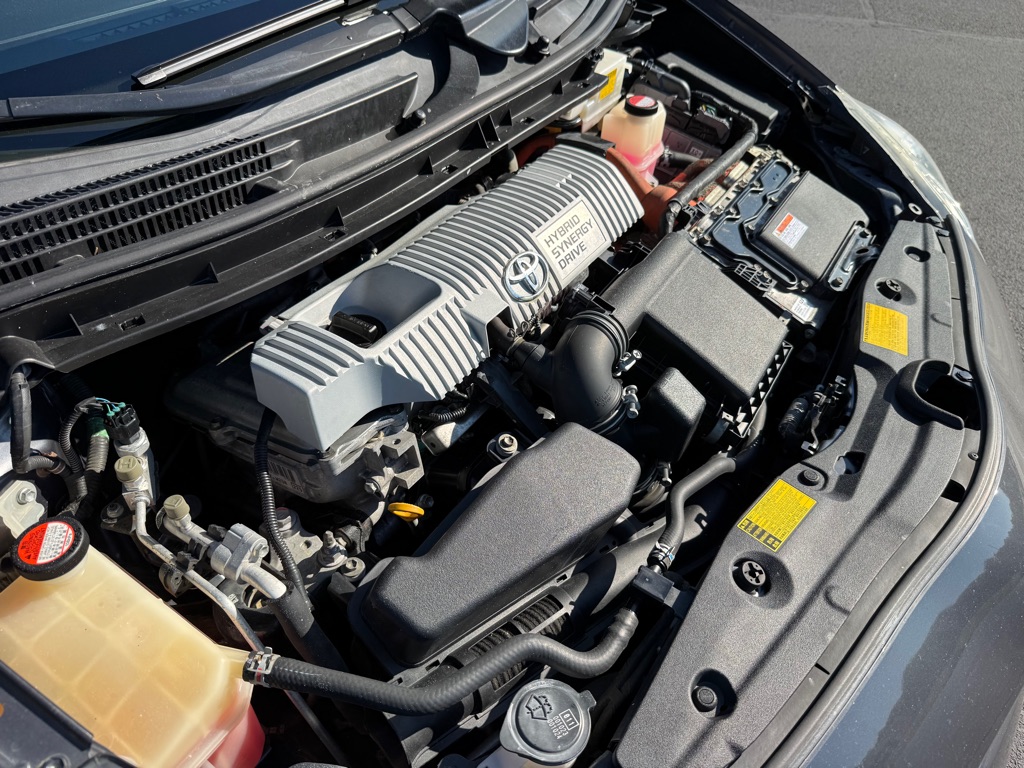 Photo 31 of this TOYOTA PRIUS