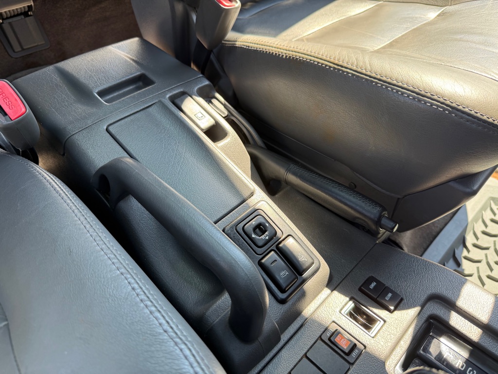 Photo 33 of this ISUZU TROOPER