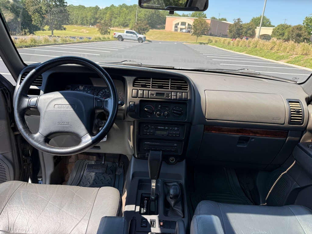 Photo 46 of this ISUZU TROOPER