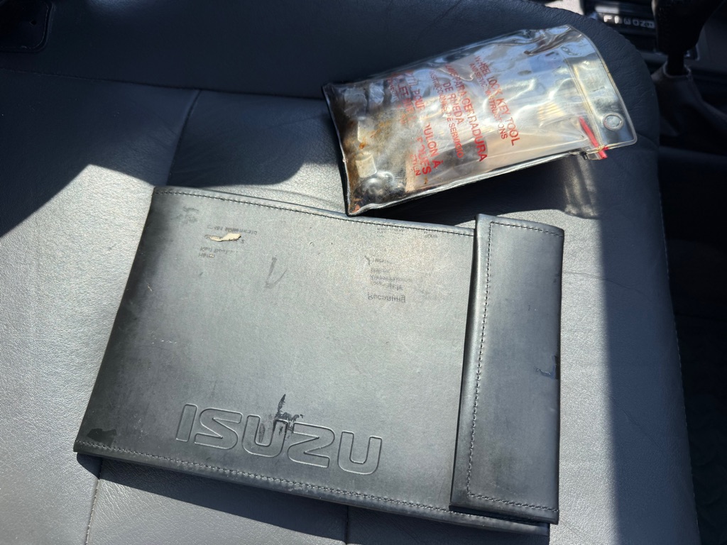 Photo 35 of this ISUZU TROOPER