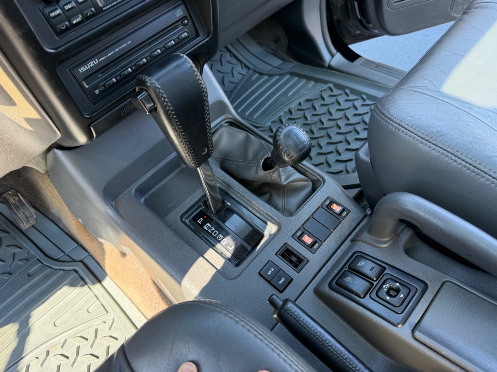 Photo 25 of this ISUZU TROOPER