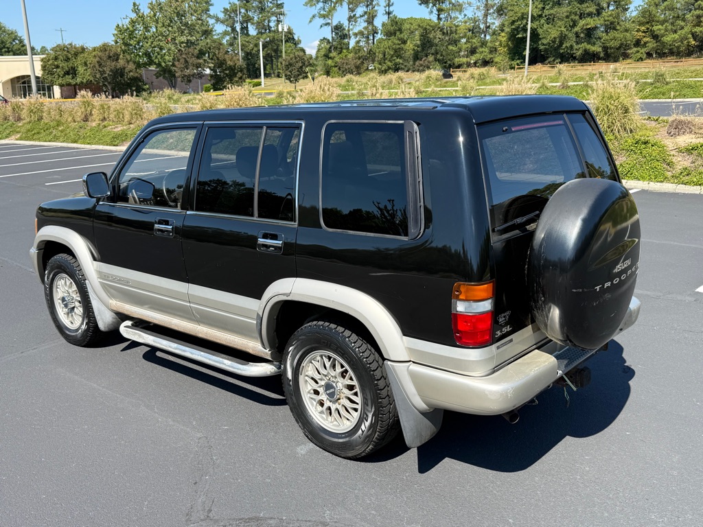 Photo 18 of this ISUZU TROOPER