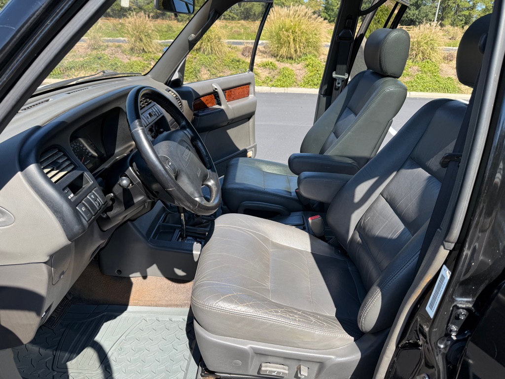 Photo 22 of this ISUZU TROOPER