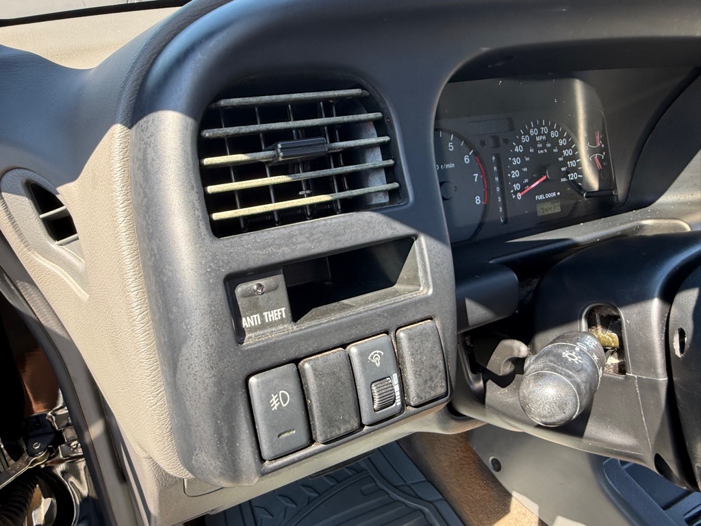 Photo 28 of this ISUZU TROOPER