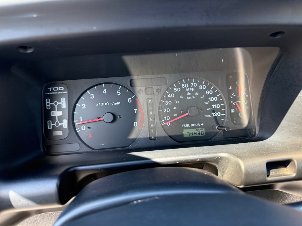 Photo 24 of this ISUZU TROOPER