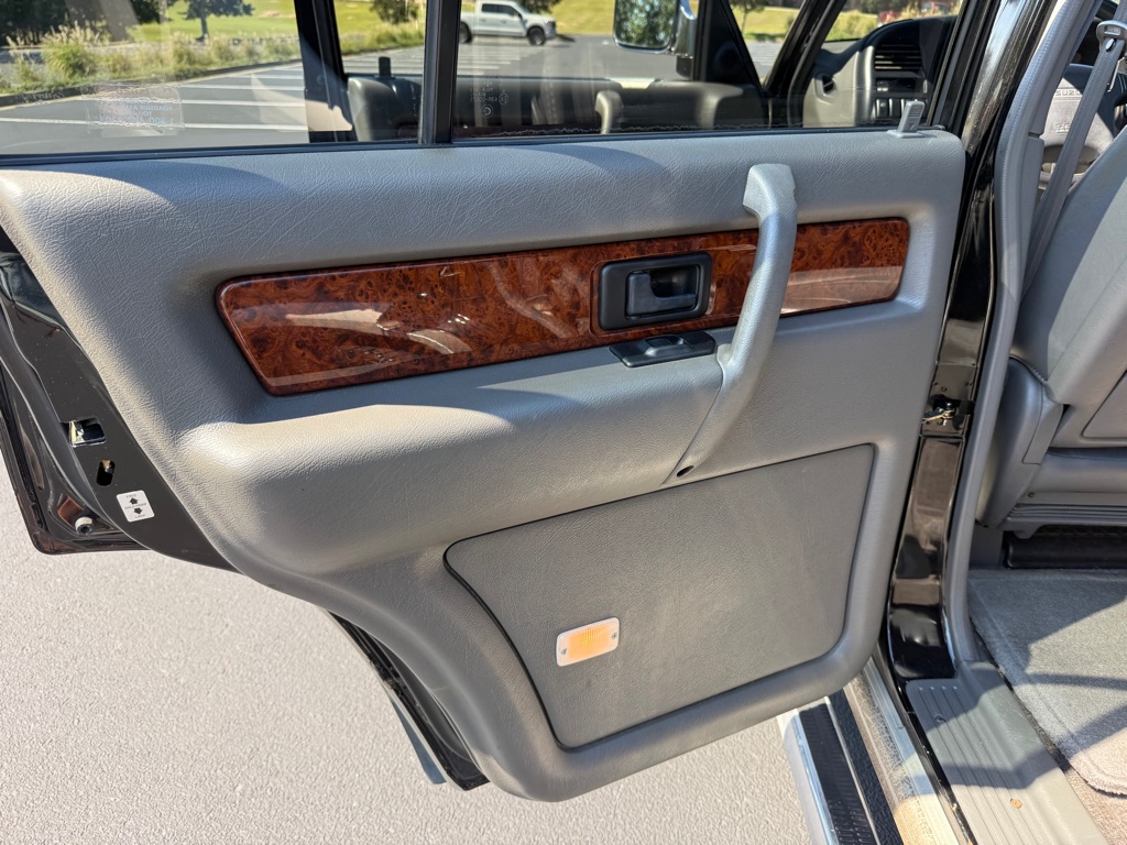 Photo 56 of this ISUZU TROOPER