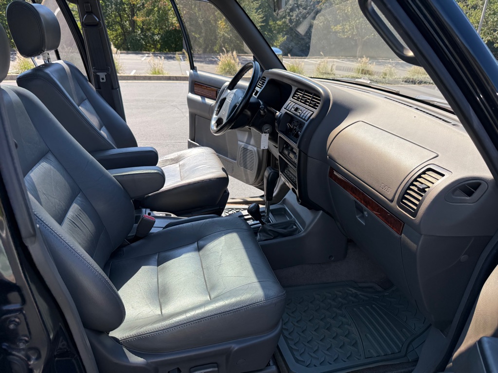 Photo 29 of this ISUZU TROOPER