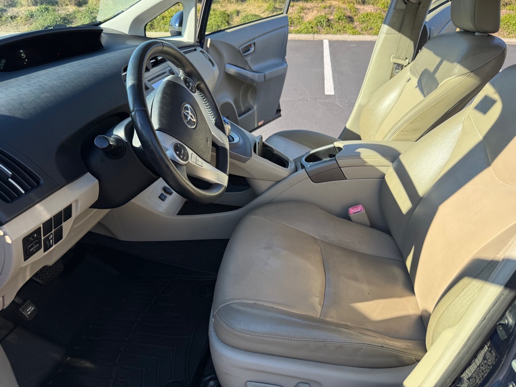 Photo 11 of this TOYOTA PRIUS