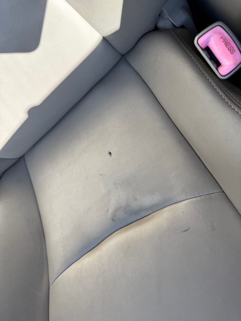 Photo 37 of this TOYOTA PRIUS