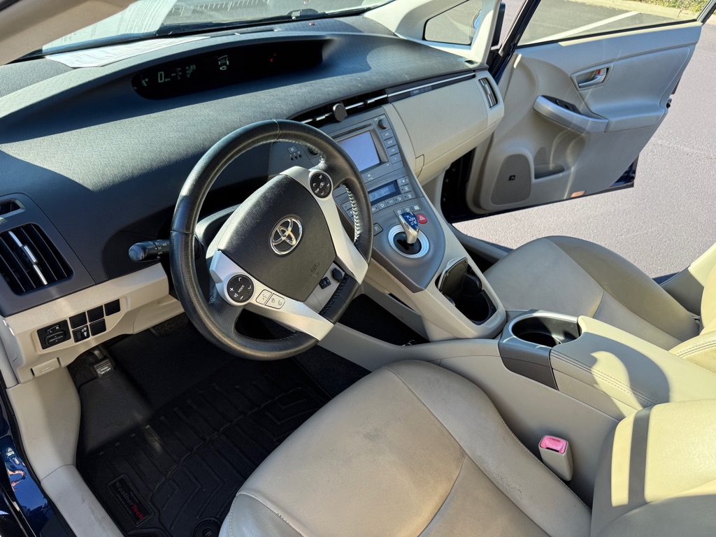 Photo 12 of this TOYOTA PRIUS