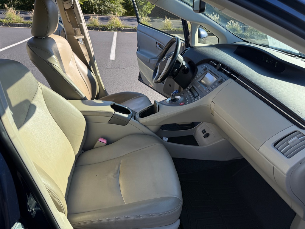 Photo 14 of this TOYOTA PRIUS