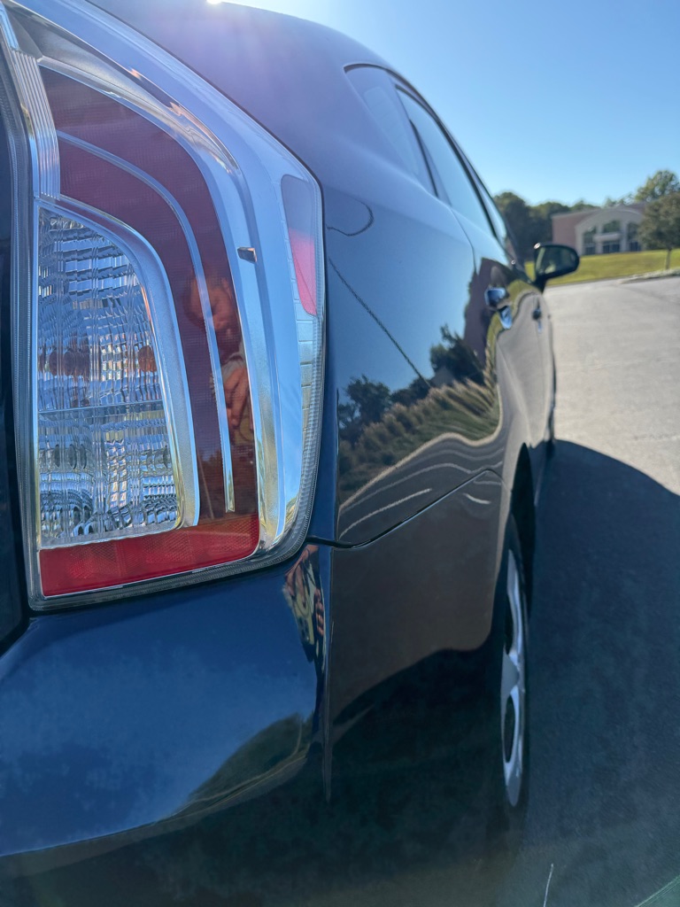 Photo 34 of this TOYOTA PRIUS